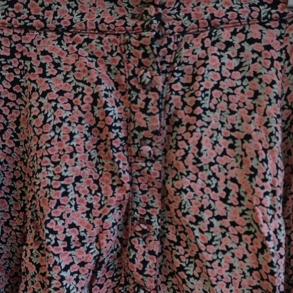 Brandy Melville Floral Mini Skirt - Picture 5 of 6